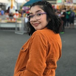 Meet your Posher, Daniela